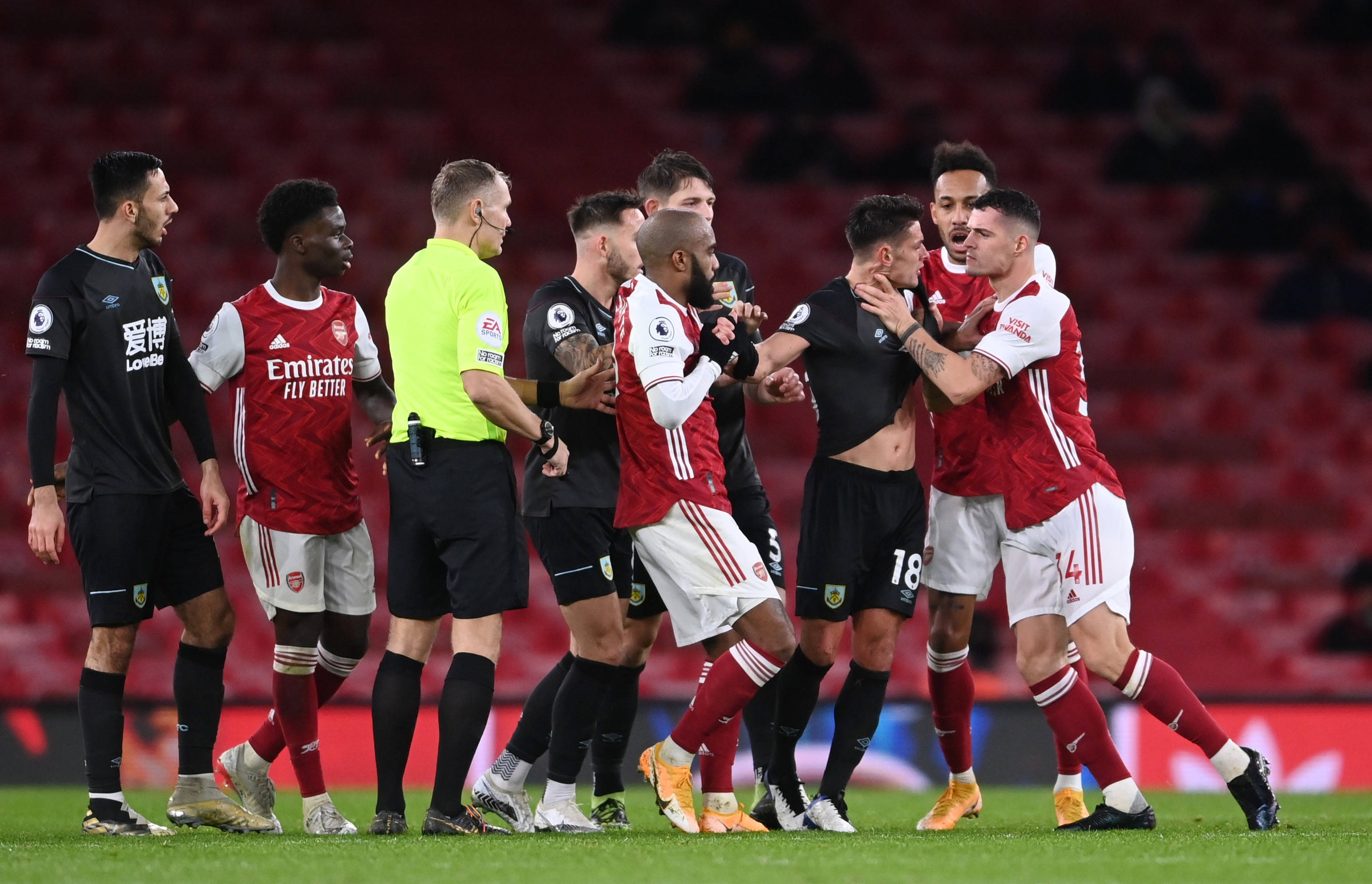 球迷们期待 球迷们期待