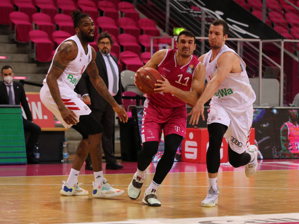 中国队与新 中国队与新