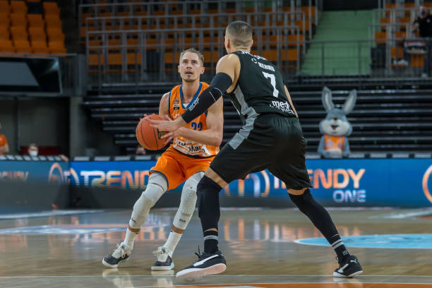 我们不难发 我们不难发